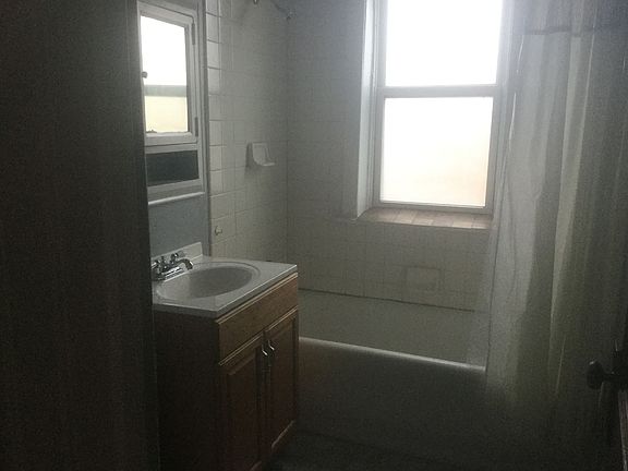 4th image of 8838 S Kenwood Ave #3