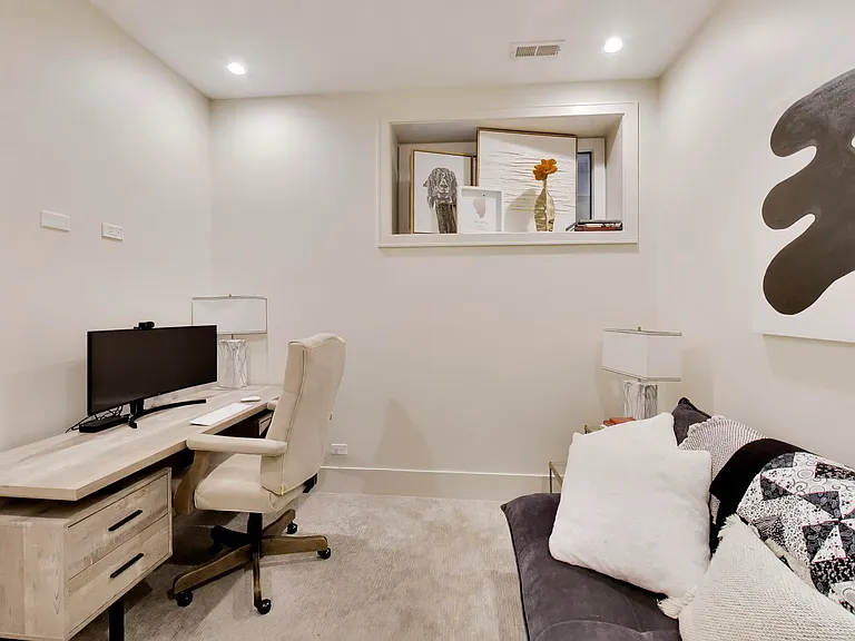 1340 W Walton St #1W — Photo 15