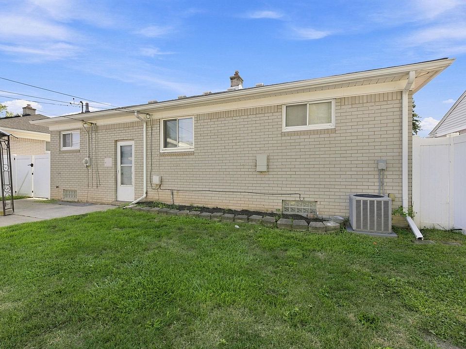 26200 Marlene St, photo 8
