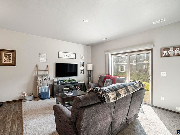 5th image of 4601 E Leubecher Pl