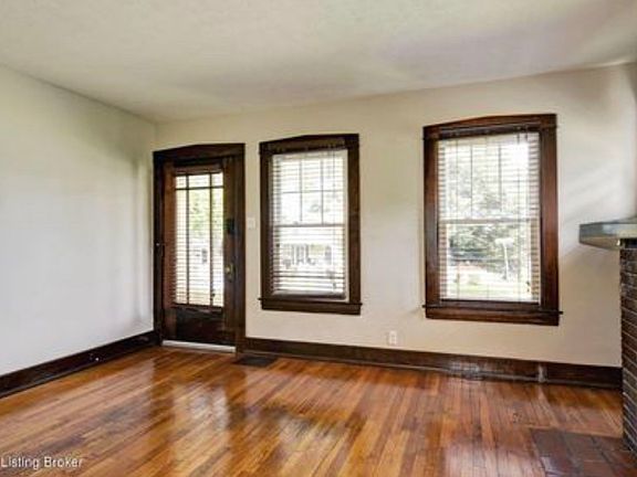 2nd image of 644 Ervay Ave