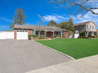 51 Norman Dr, Bohemia, NY 11716