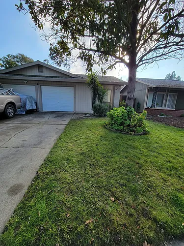 2512 Larkspur Ln Photo 1