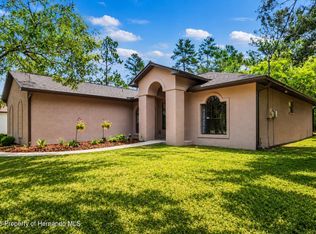 8330 Cockatoo Rd, Weeki Wachee, FL 34613