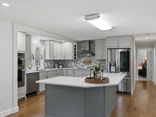 19 Michael Ave, Nashua, NH 03062