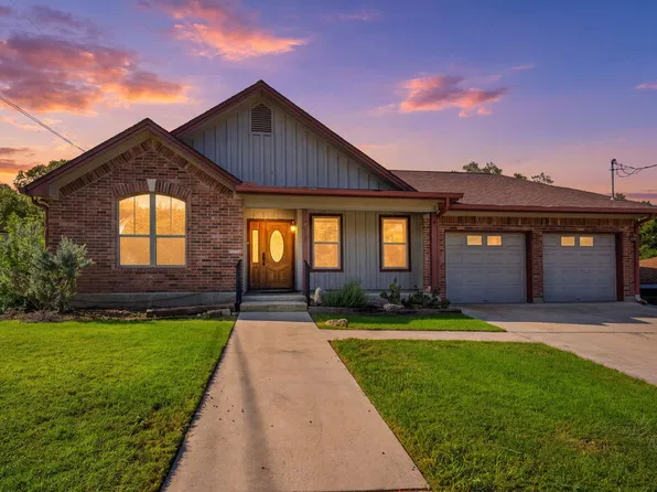1107 Mary Frances St, Kerrville, TX 78028