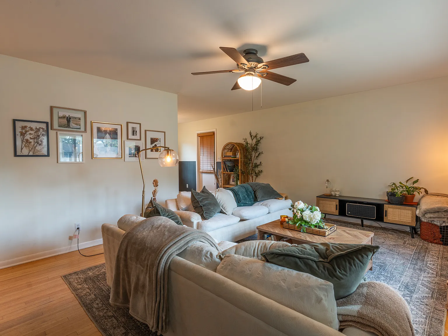 5 bed, 2.5 bath, 2000 sqft, $2,000 — Photo 4