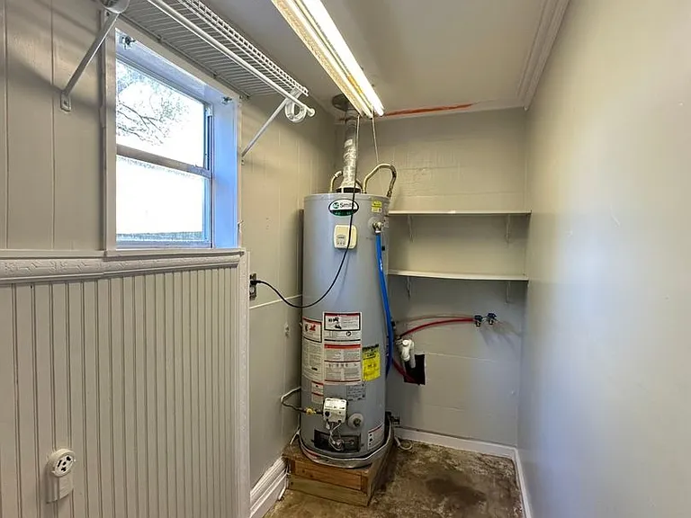 1309 Robertson Ave — Photo 25