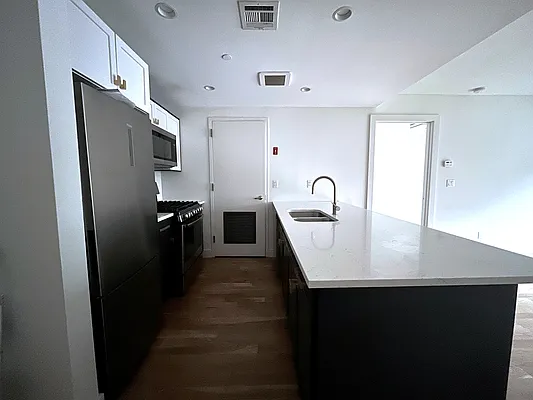 Rented by Akam Sales and Brokerage | media 15