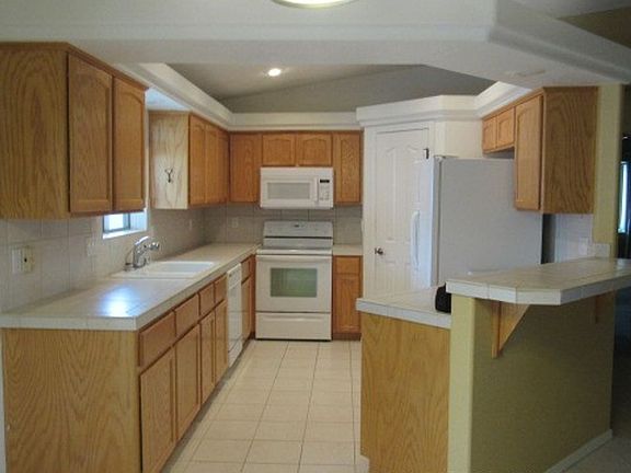 2nd image of 3740 Hiawatha Dr