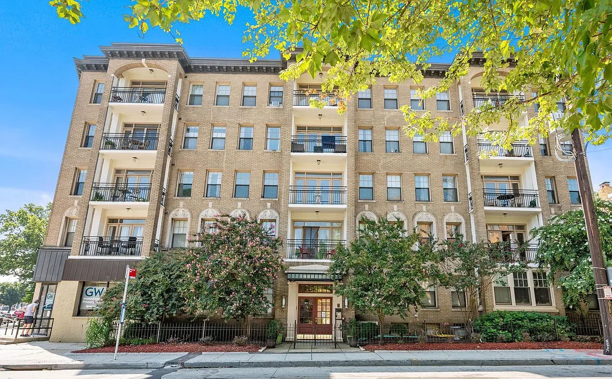 1 bed, 637 sqft, $2,599 — Photo 2