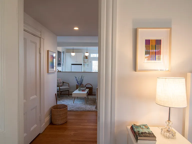 52 Maple St #B — Photo 2
