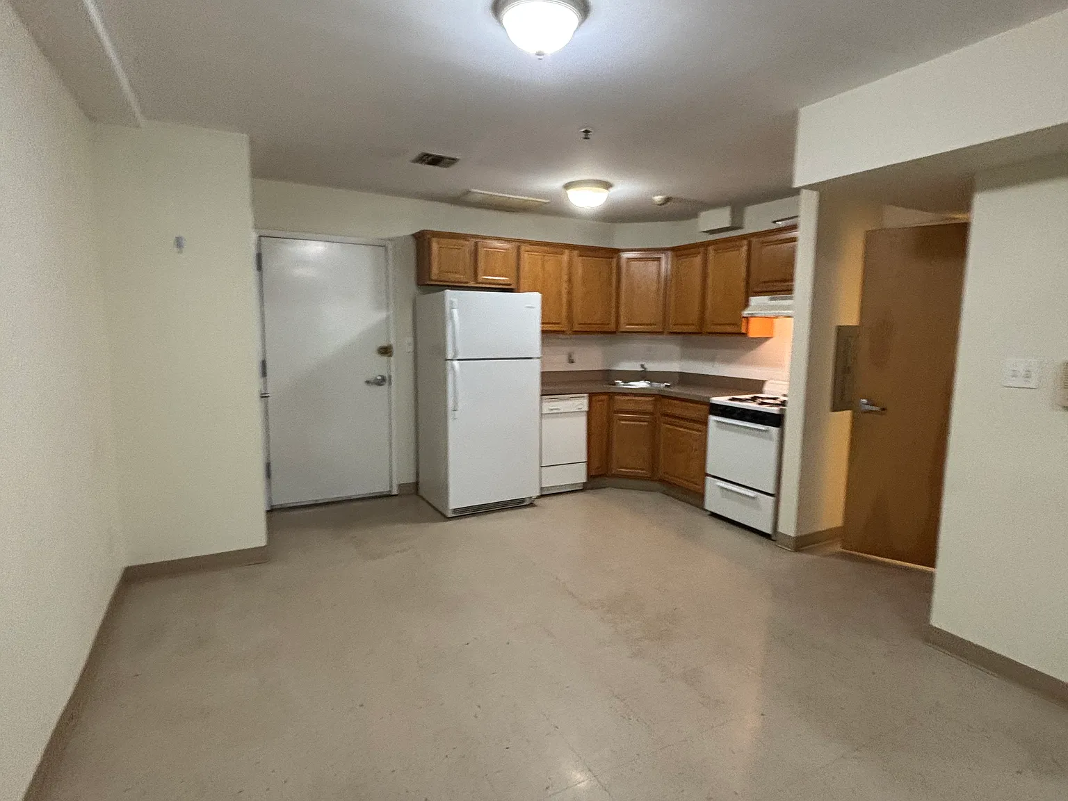1 bed, $2,100 — Photo 2