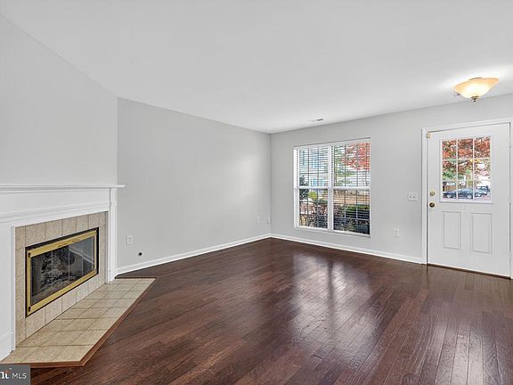 3rd image of 6539 Old Carriage Ln