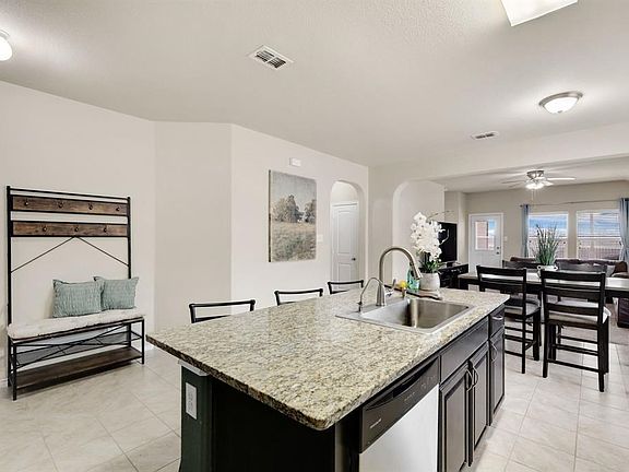 3rd image of 228 Oaklawn Dr