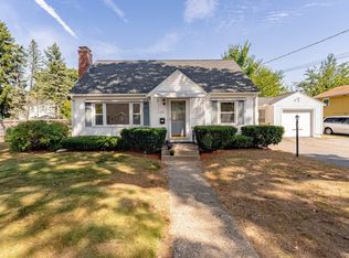 29 Davis St, Springfield, MA 01104