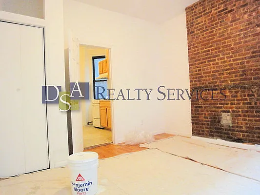 Rented by DSA Realty | media 25
