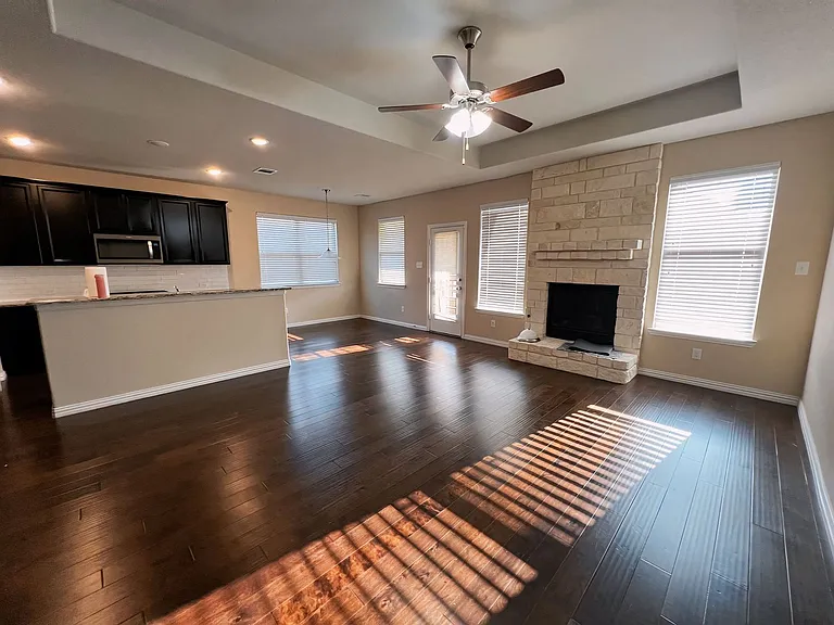 4525 Conrad Ave — Photo 2