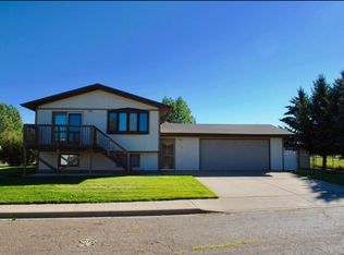1316 2nd Ave E, Dickinson, ND 58601