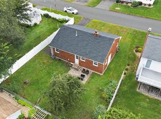 15 Evergreen Rd, Newington, CT 06111