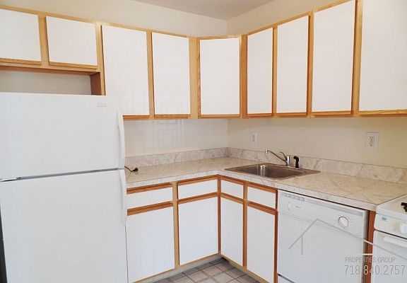 3rd image of 66 Underhill Ave #1