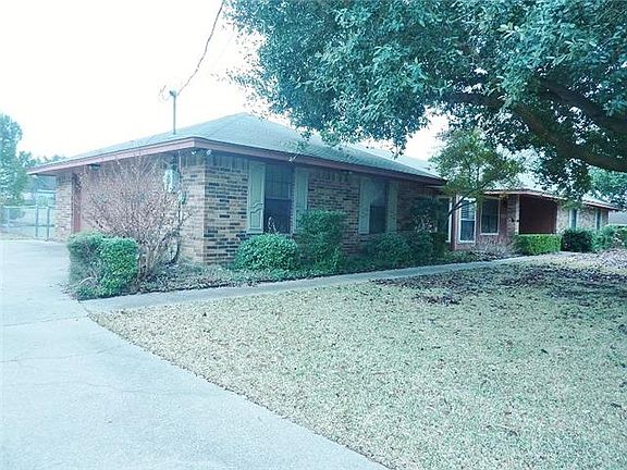 2nd image of 103 Willow Creek Ln