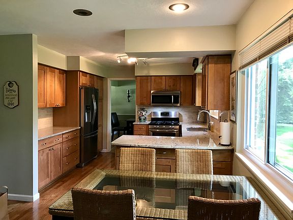 5th image of 3421 Medford Dr
