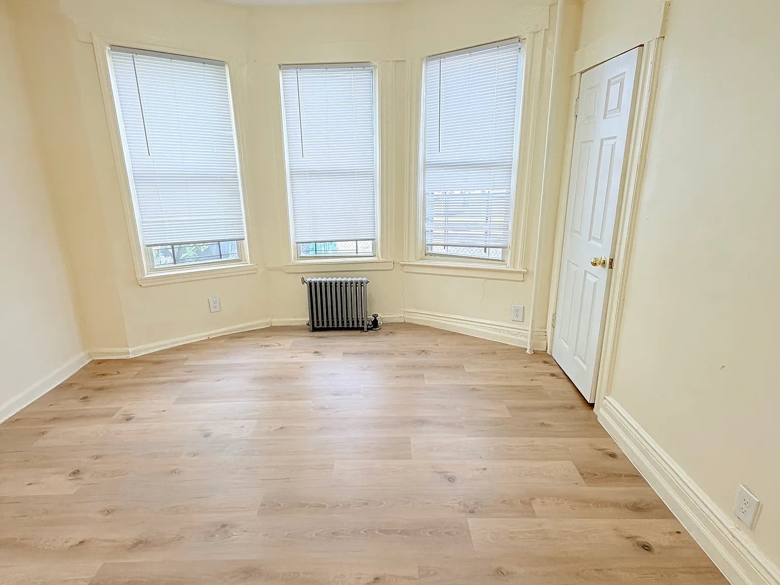 3 bed, $2,200 — Photo 3
