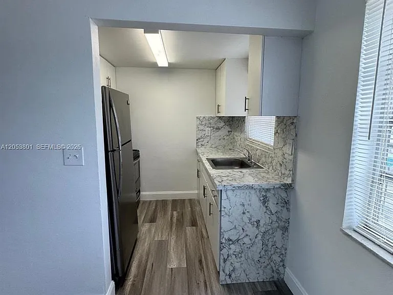 2435 Van Buren St #2B — Photo 7