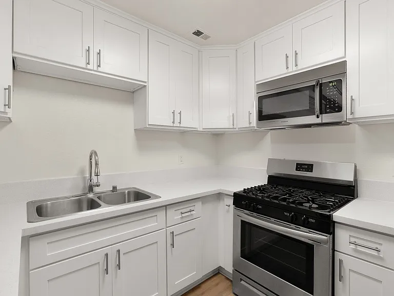Parkview Palms Apartments- Riverside, CA — Photo 45