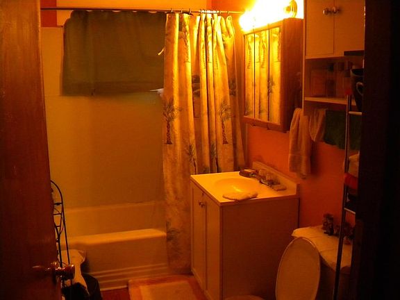 5th image of 1494 Walsh Ave