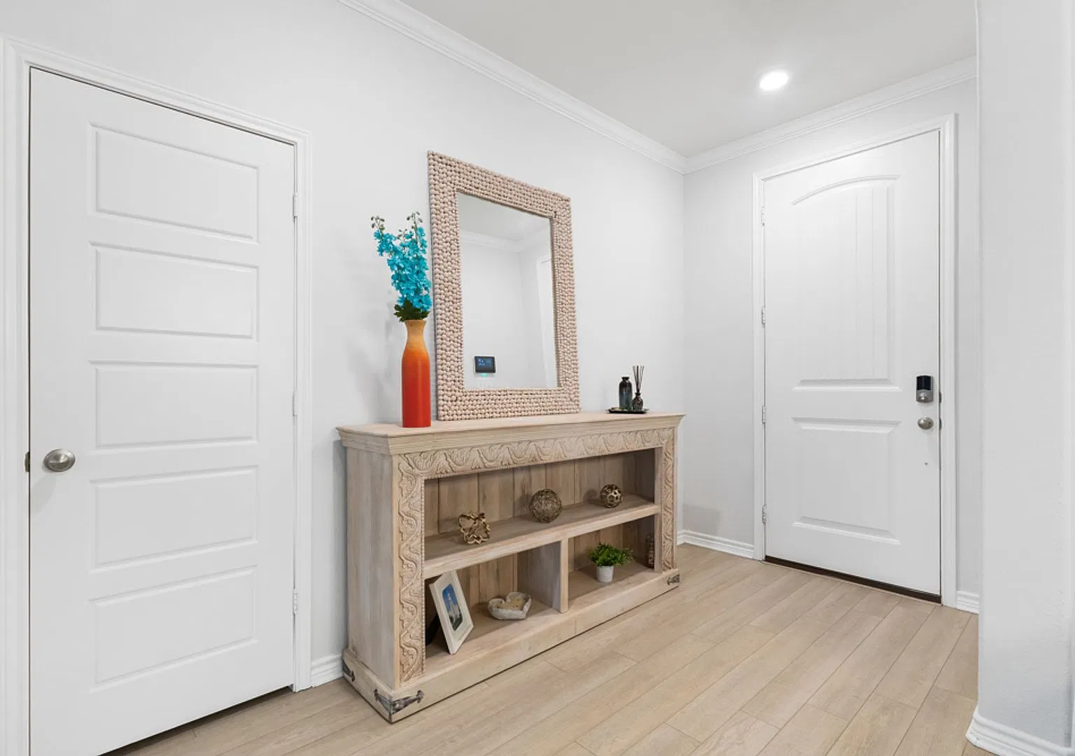 3 Brdroom / 2.5 Bath in The Ridge at Bandera subdivision — Photo 1