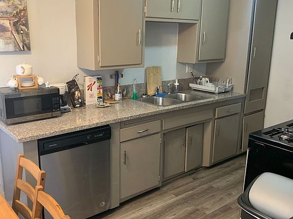 4th image of 544 W 41st Dr APT 1