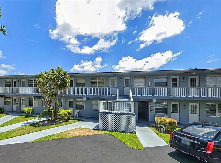 751 Pine Dr #101 — Photo 2
