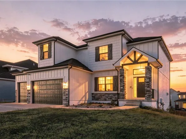 2333 SW Old Port Rd, Lees Summit, MO 64082