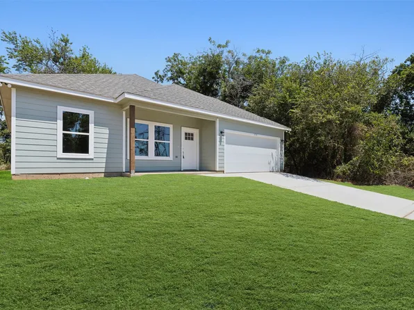 715 Robbins St, Cleburne, TX 76031
