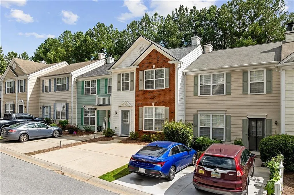 2 bed, 2.5 bath, 1428 sqft, $1,900 — Photo 3