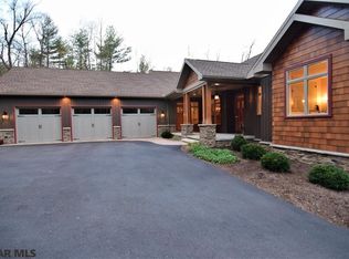 220 Treetops Dr, State College, PA 16801
