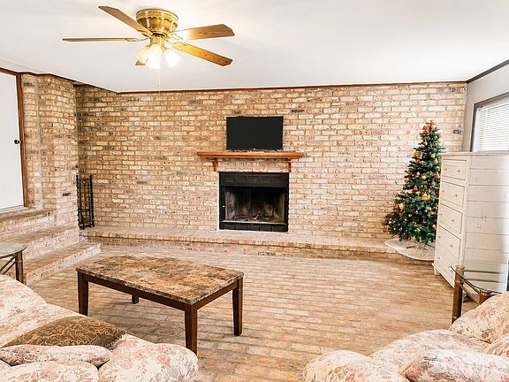 11th image of 187 Coteau Ln