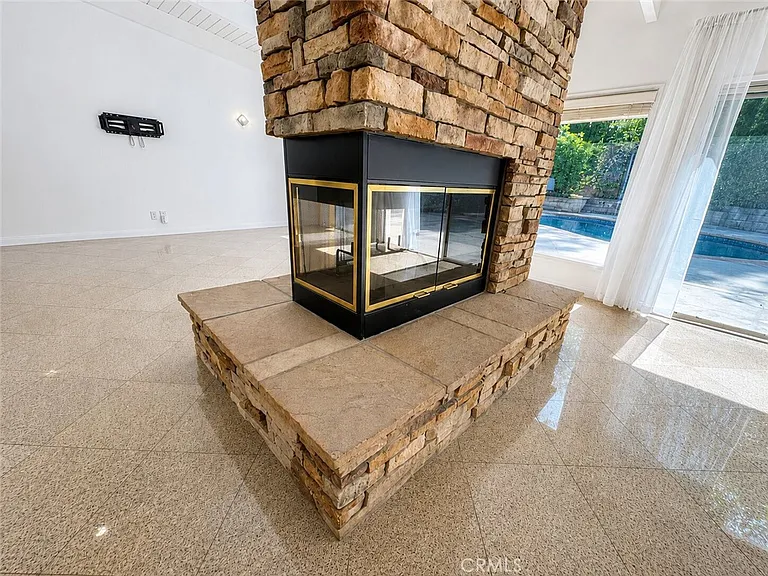 24010 Hatteras St — Photo 7