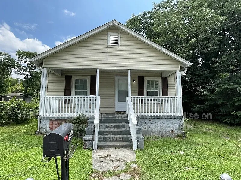 1310 Roanoke Ave