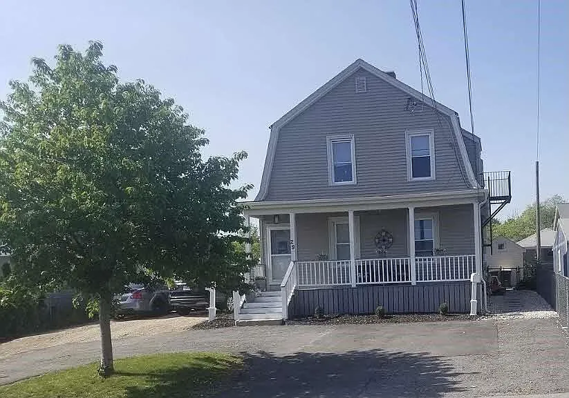 2 bed, 934 sqft, $2,200 — Photo 1