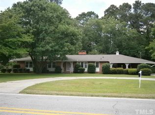 300 W Hatcher St, Four Oaks, NC 27524