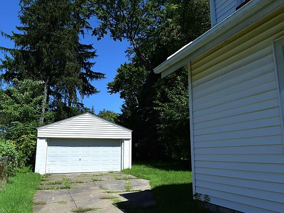 5th image of 144 Maywood Dr