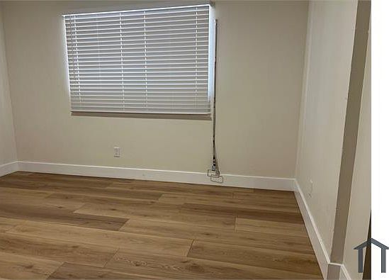 3rd image of 10811 S Broadway APT 5