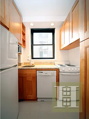 Rented by Halstead Real Estate | media 4