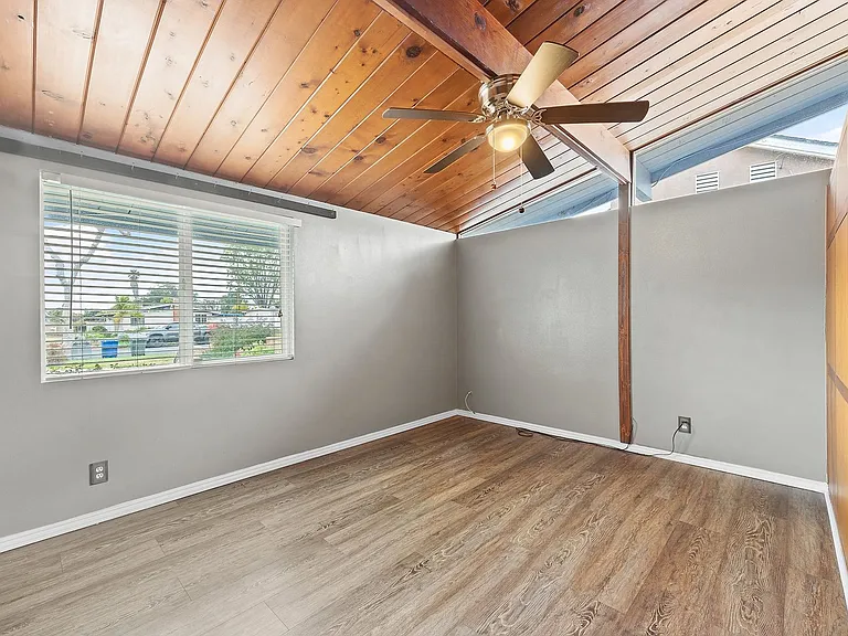650 Mardina Way — Photo 17