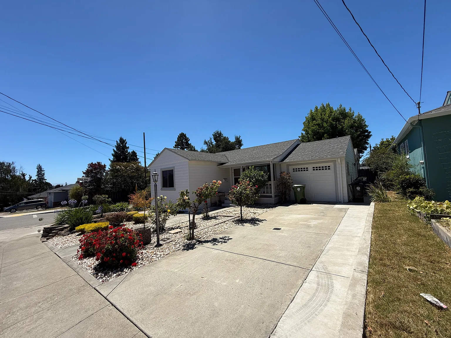 4 bed, 1560 sqft, $4,100 — Photo 3