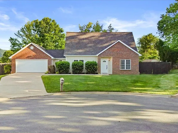 11 Mannington Ct, Johnson City, TN 37604