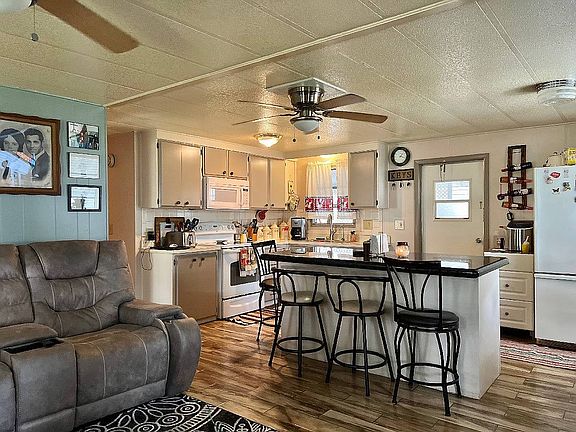 3rd image of 152 Camellia Dr #169